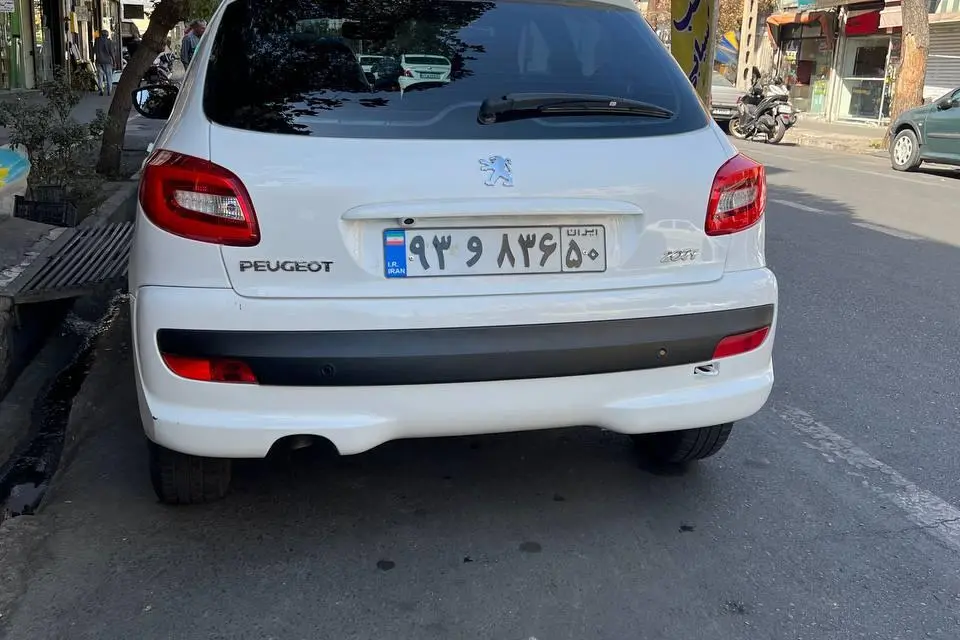 پژو،  207