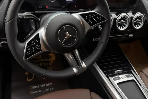 بنز، کلاس EQA