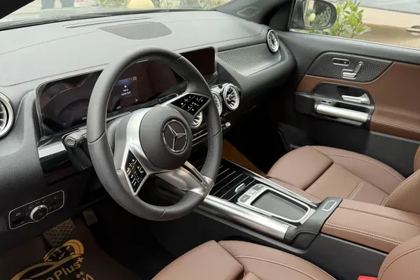 بنز، کلاس EQA