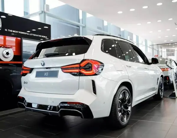 پیش فروش ب ام و، iX3