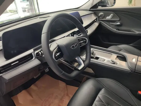 فونیکس، آریزو 8 (Z8)