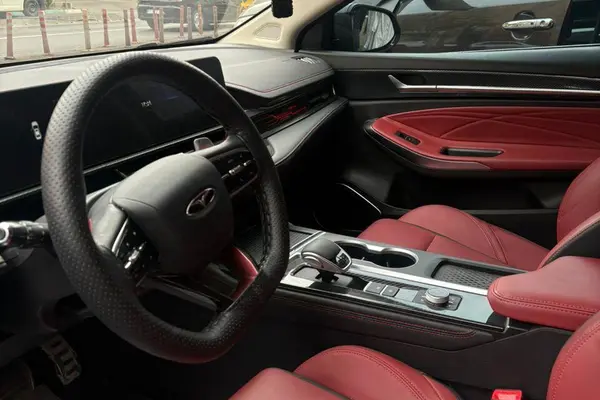 فونیکس، آریزو 6 جی تی (Z6 GT)