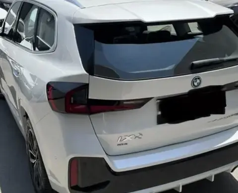 ب ام و، iX1