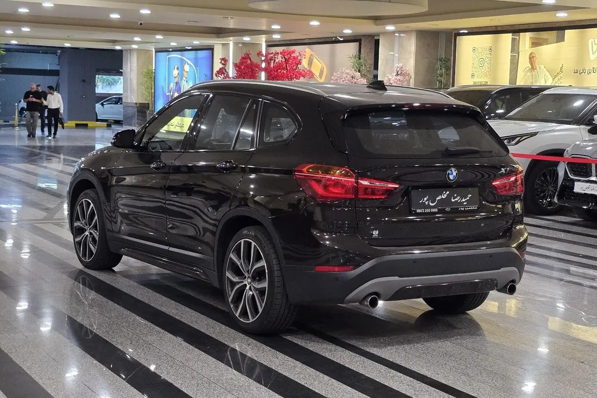 ب ام و،  X1