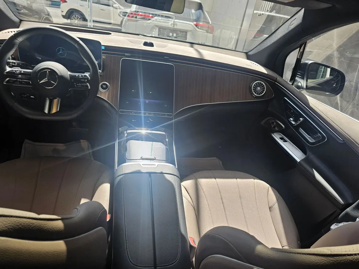 بنز،  EQE SUV