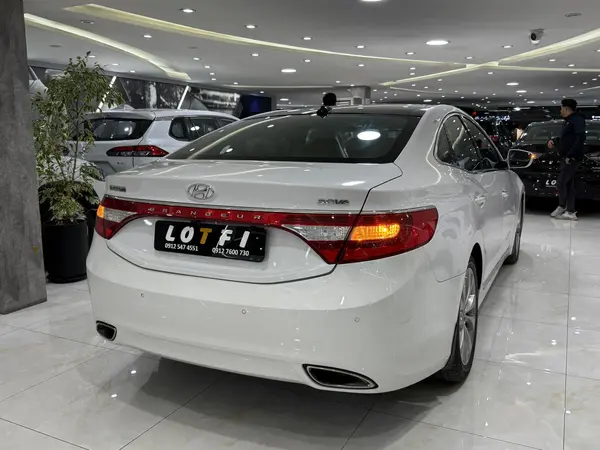 هیوندای، آزرا (گرنجور)