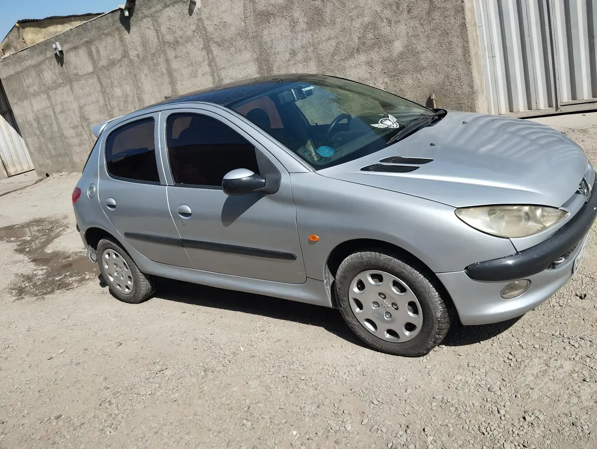 پژو،  206