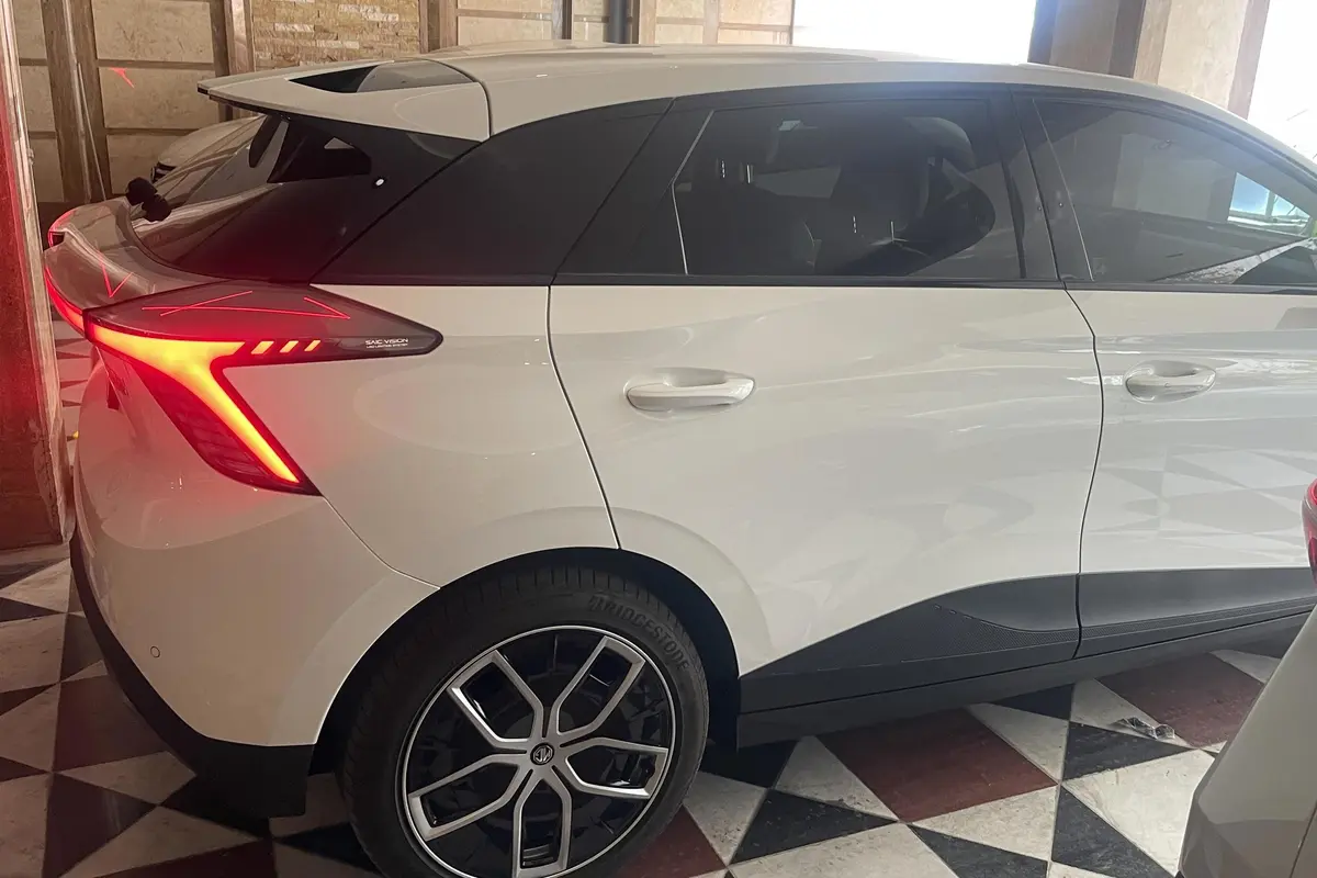 ام جی،  4ev