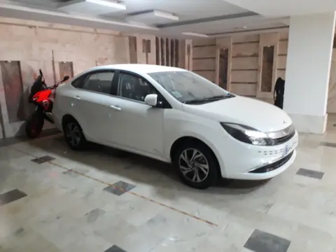 کی ام سی، ایگل