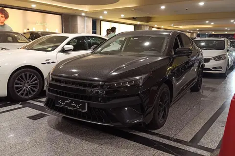 کی ام سی، J7
