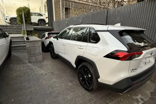 تویوتا، راوفور هیبرید