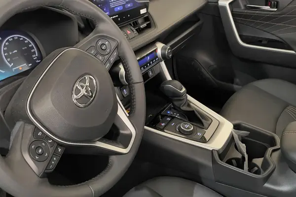 تویوتا، راوفور هیبرید