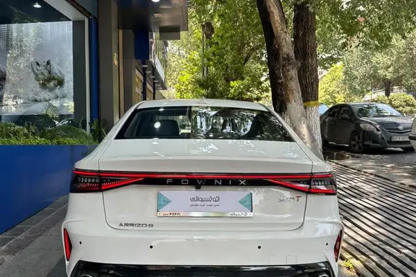 فونیکس  آریزو 8 (Z8)