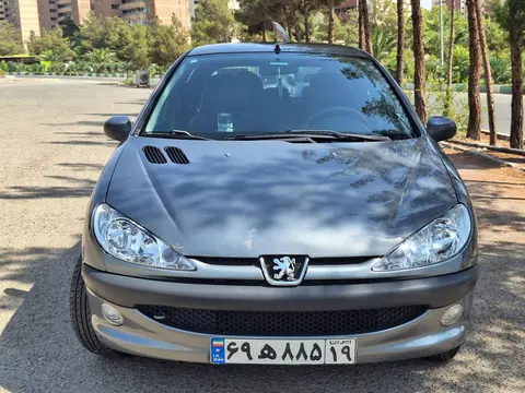 پژو، 206
