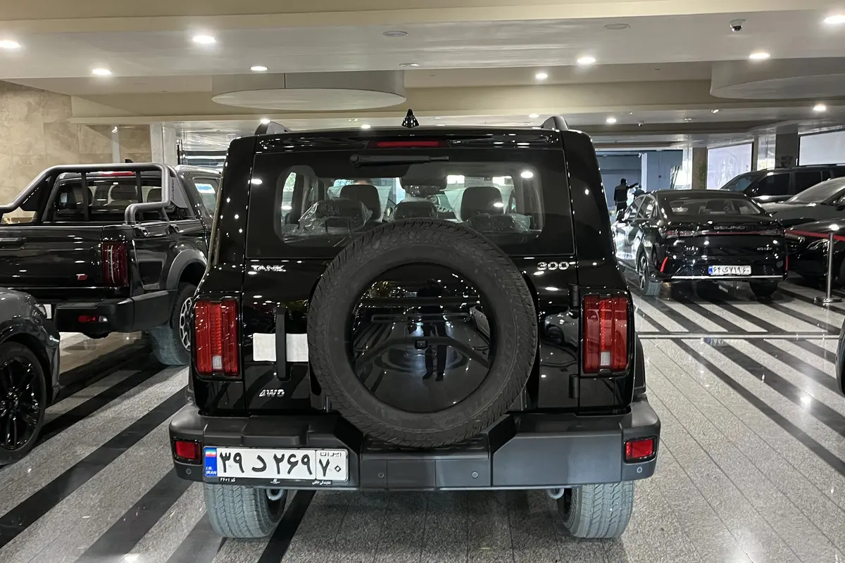 تانک،  300
