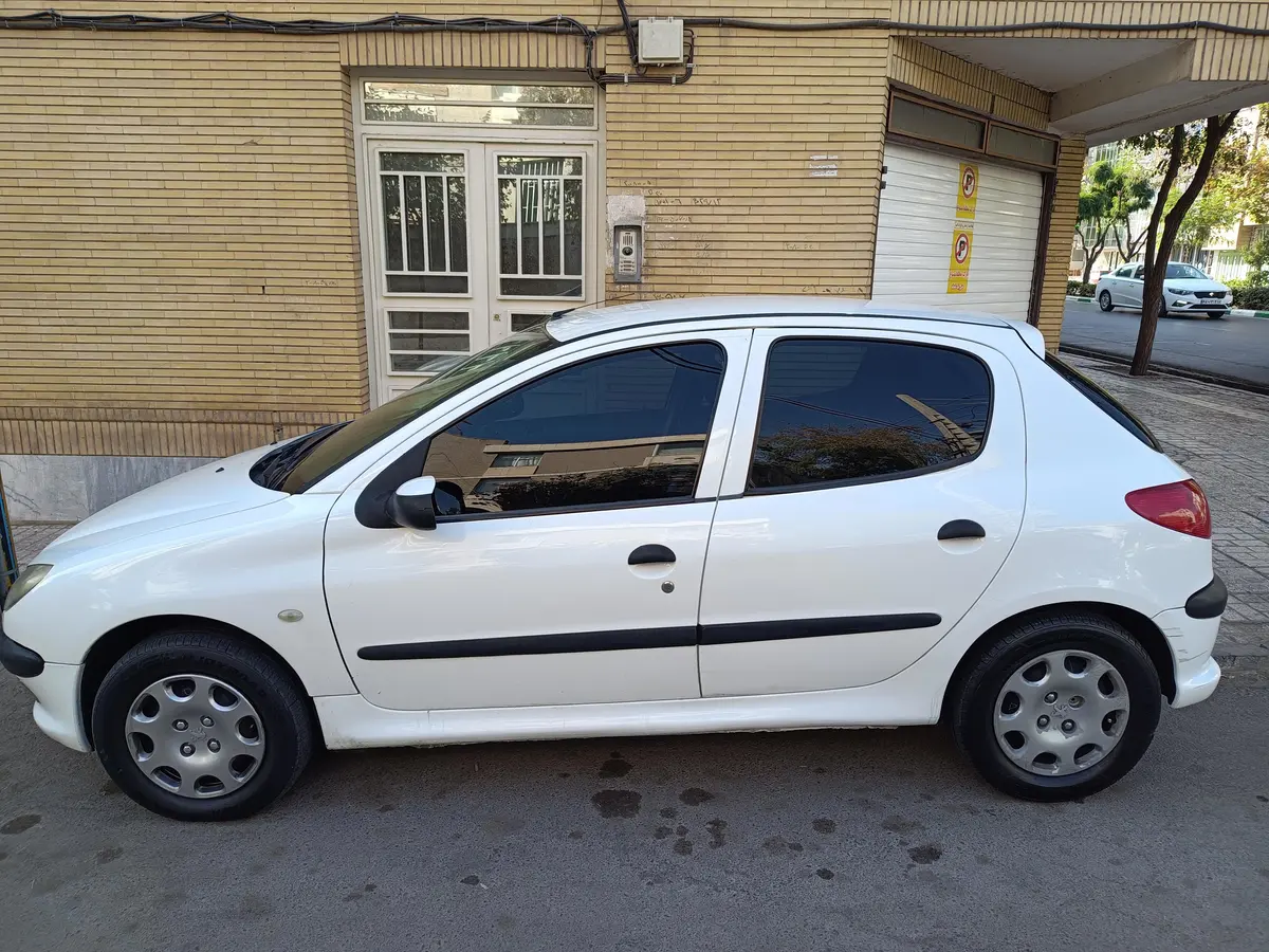 پژو،  206