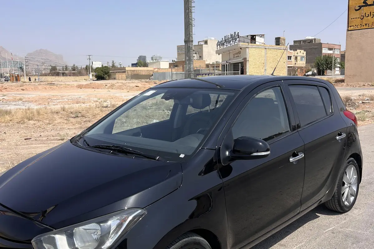 هیوندای،  i20