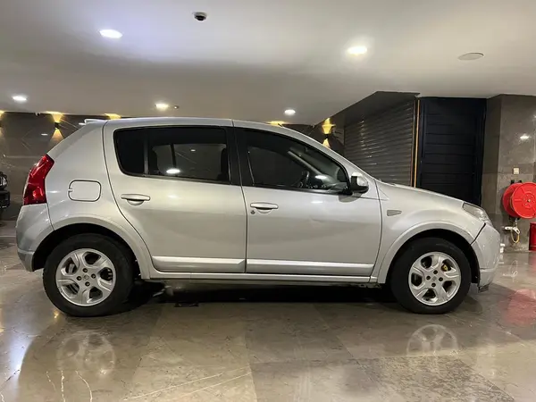 رنو، ساندرو