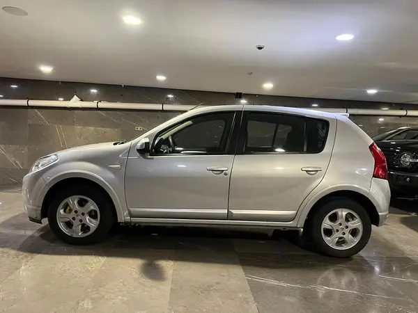 رنو، ساندرو