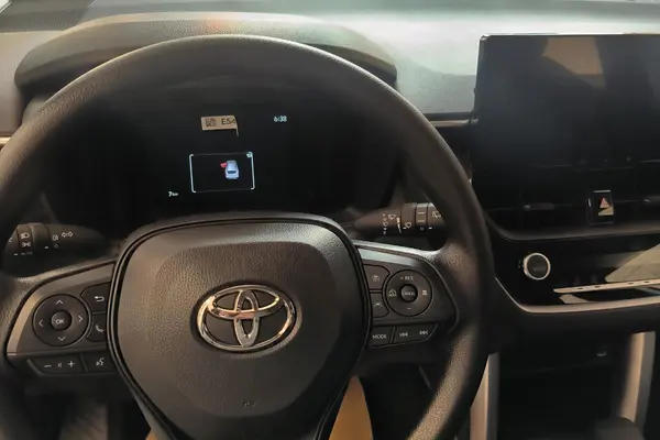 تویوتا، کرولا کراس هیبرید