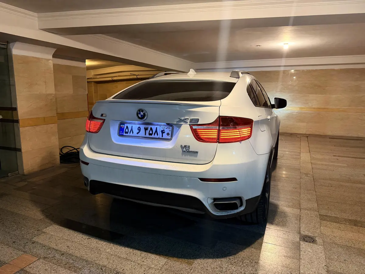ب ام و،  X6