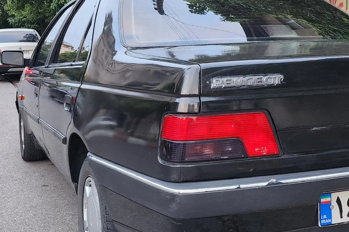 پژو،  405