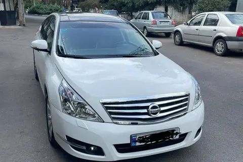نیسان، تیانا (مونتاژ)