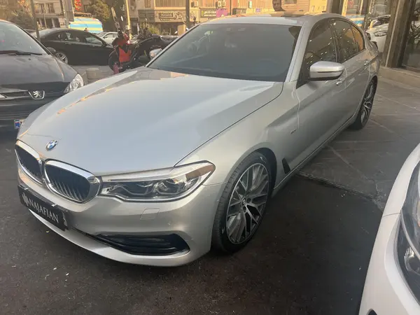 ب ام و، سری 5 سدان