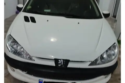 پژو، 206