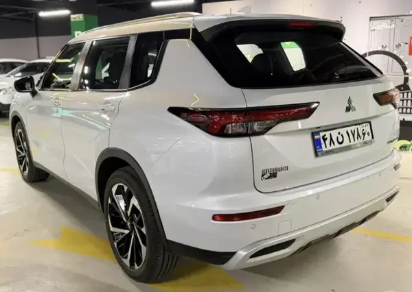 میتسوبیشی، اوتلندر