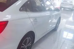 ام جی، 5