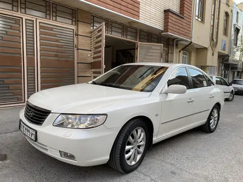 هیوندای، آزرا (گرنجور)