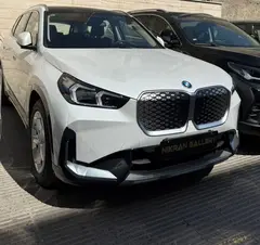 ب ام و، iX1