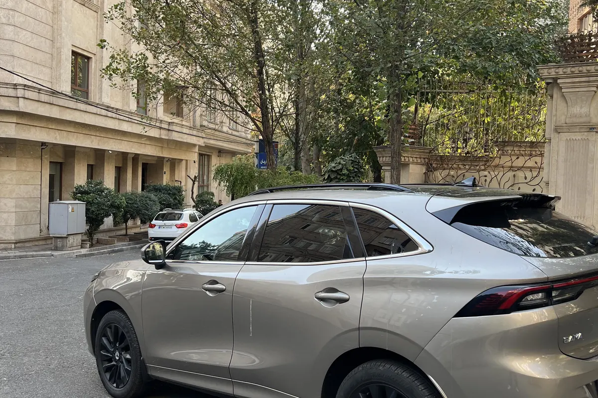 لاماری،  ایما