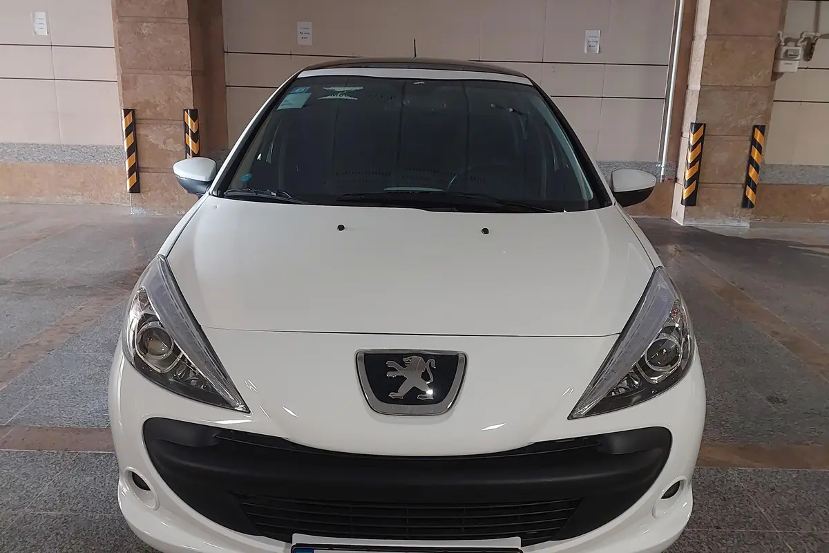 پژو،  207