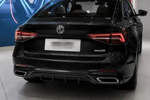 ام جی، 5