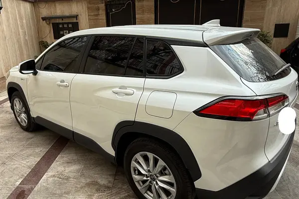 تویوتا، کرولا کراس هیبرید