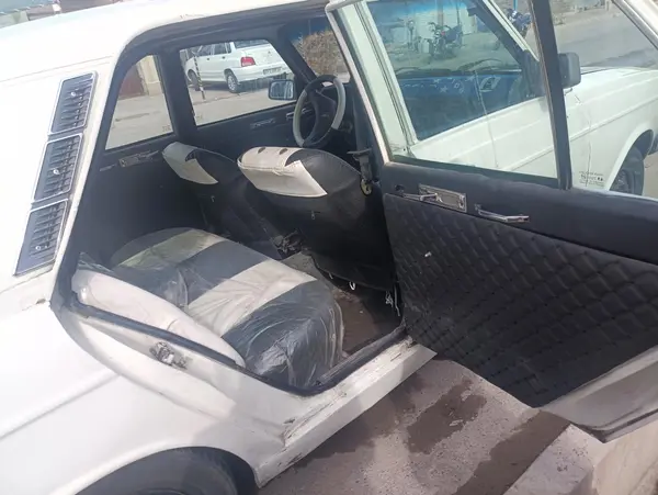 پیکان، سدان