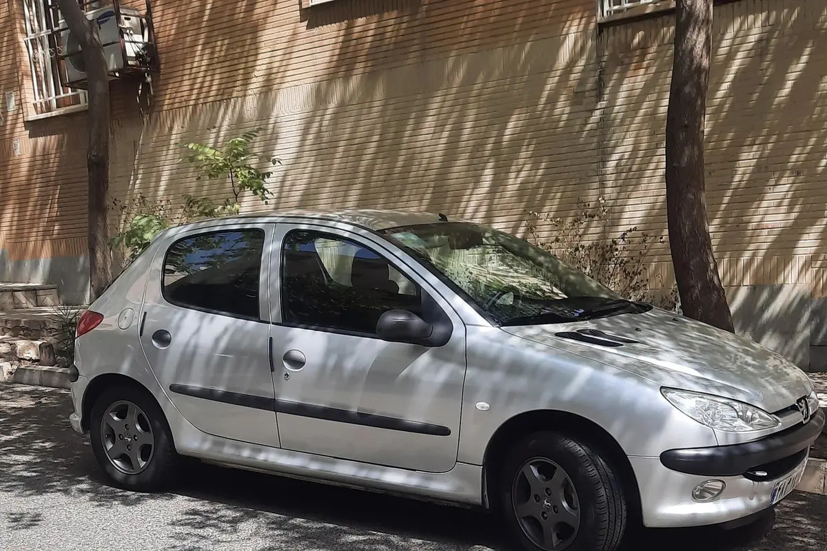پژو،  206