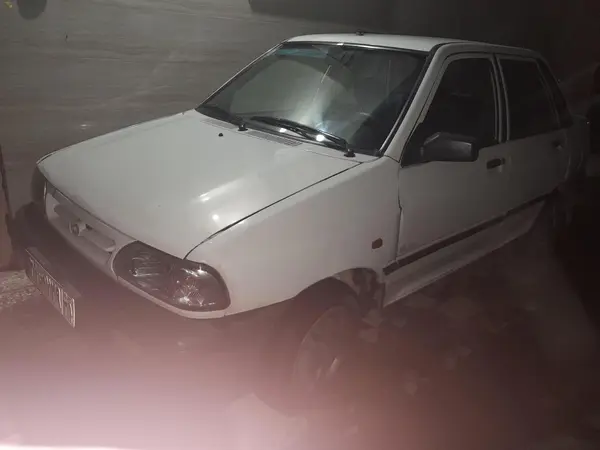 پراید، صندوق دار