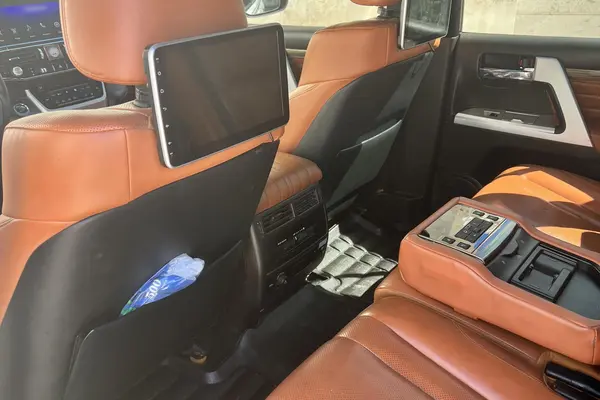 تویوتا، لندکروز چهار در