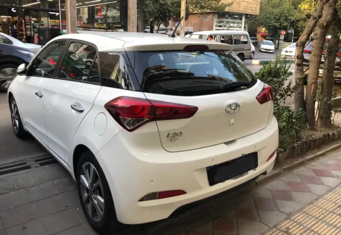 هیوندای،  i20