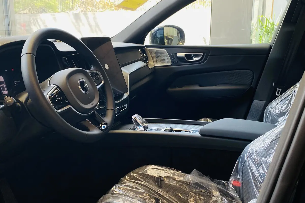 ولوو،  XC60