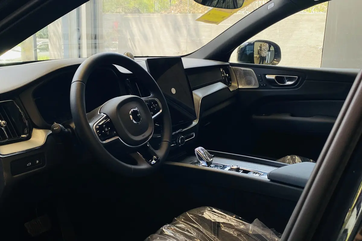 ولوو،  XC60