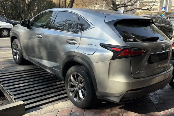 لکسوس، NX هیبرید