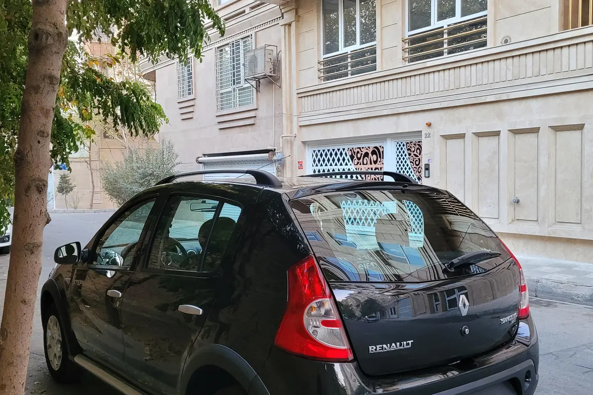 رنو،  ساندرو استپ وی