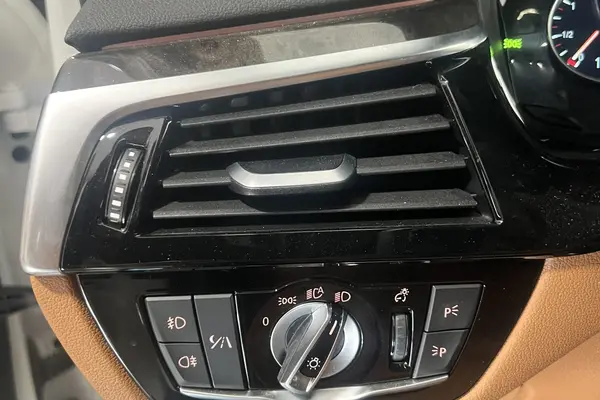 ب ام و، سری 5 سدان