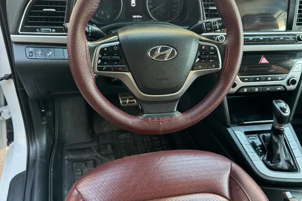 هیوندای، النترا