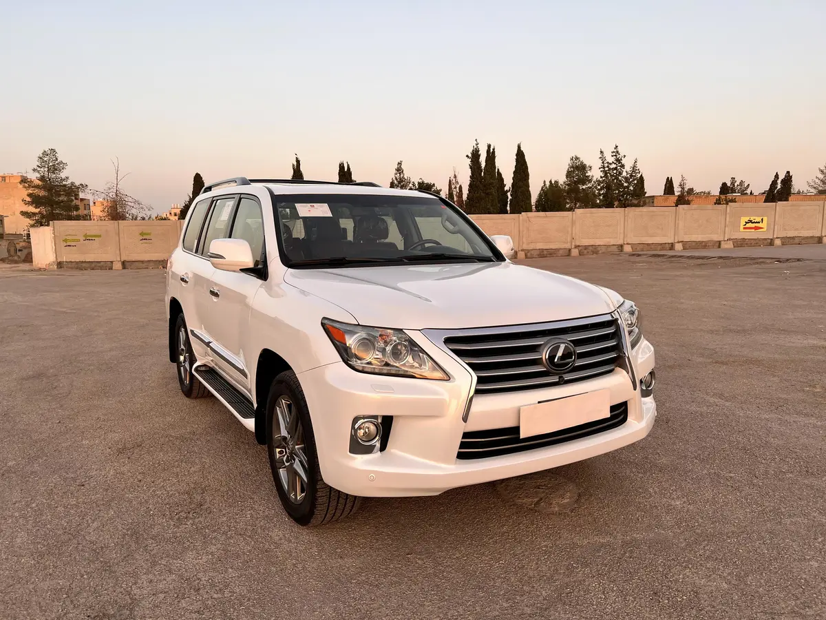 لکسوس،  LX