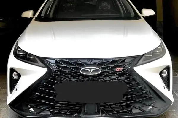 فونیکس، آریزو 6 جی تی (Z6 GT)